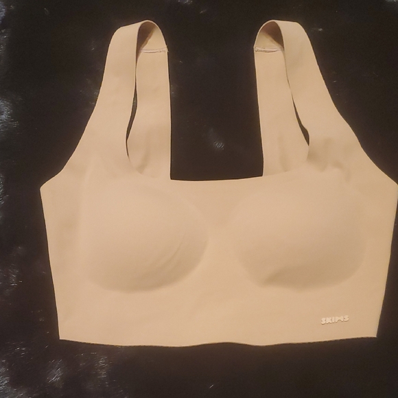 SKIMS Other - SKIMS Beige Seamless Bralette